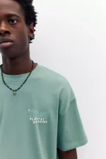 Camiseta con estampado del universo de STWD (4)