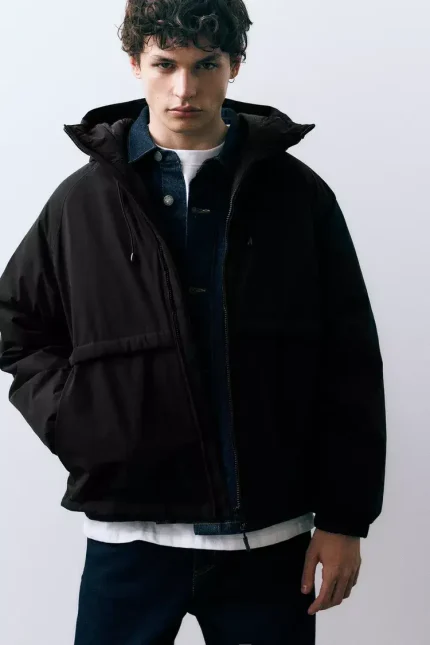 Puffer jacket with a high neck (1)